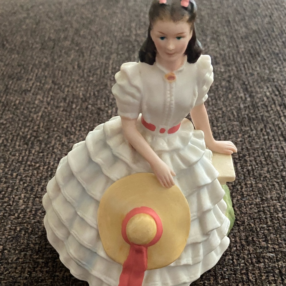 Scarlett O’Hara Figurine